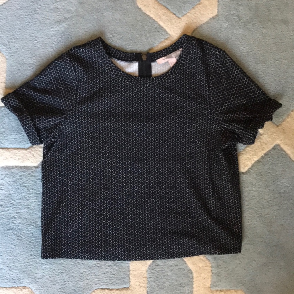 Forever 21 black short sleeved crop sweater